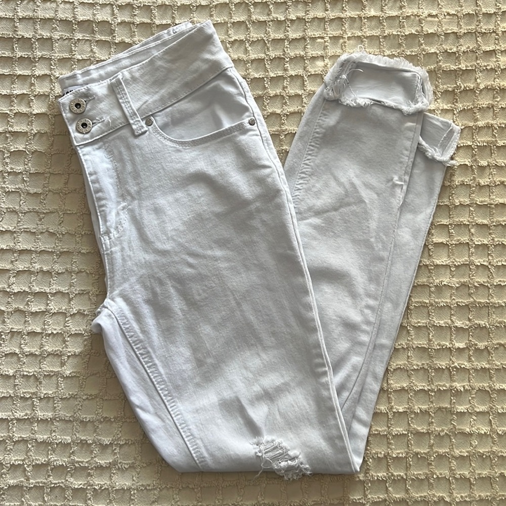COPY - BLUE SAVVY/S(4)/White